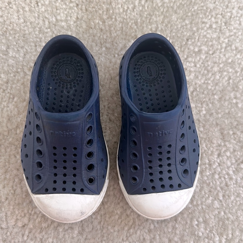 Native Jefferson Navy Shoe size C5